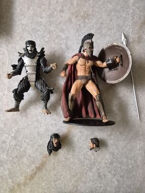 Neca REEL TOYS 300 The Movie Series Leonidas & Immortal pre owned 7 Inches